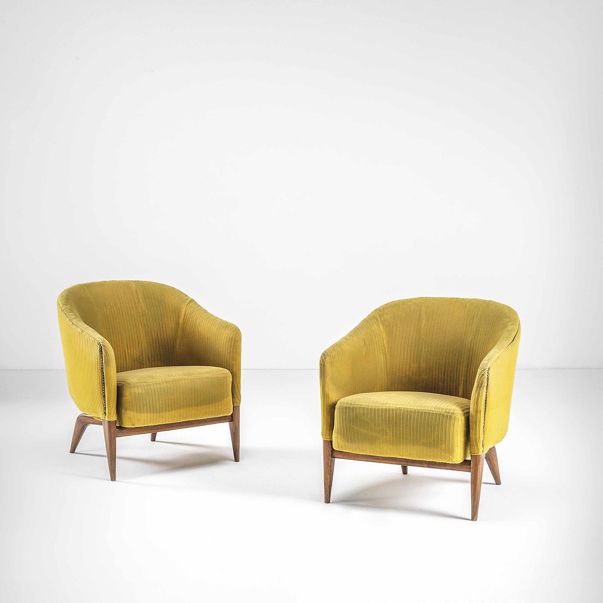 Gio Ponti, Two armchairs Wooden structure and fabric upholstery., Original desig&hellip;