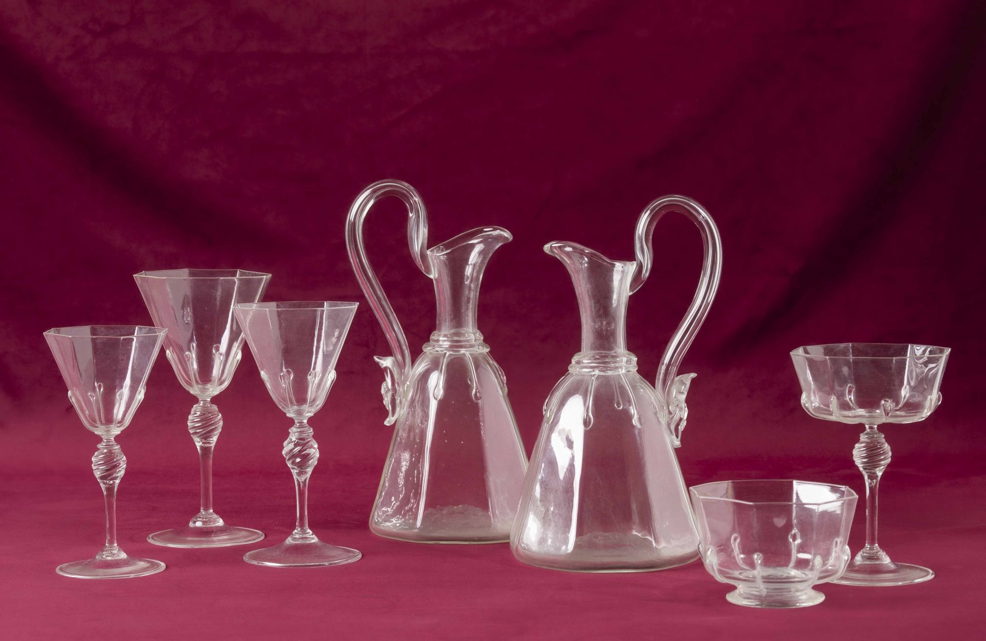 Servizio di bicchieri per ventiquattro in vetro soffiato trasparente con coppe o&hellip;
