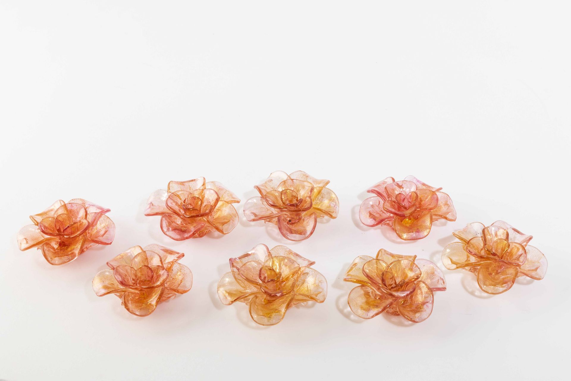 Archimede Seguso Lotto di otto fiori da tavolo in vetro soffiato con decoro in f&hellip;
