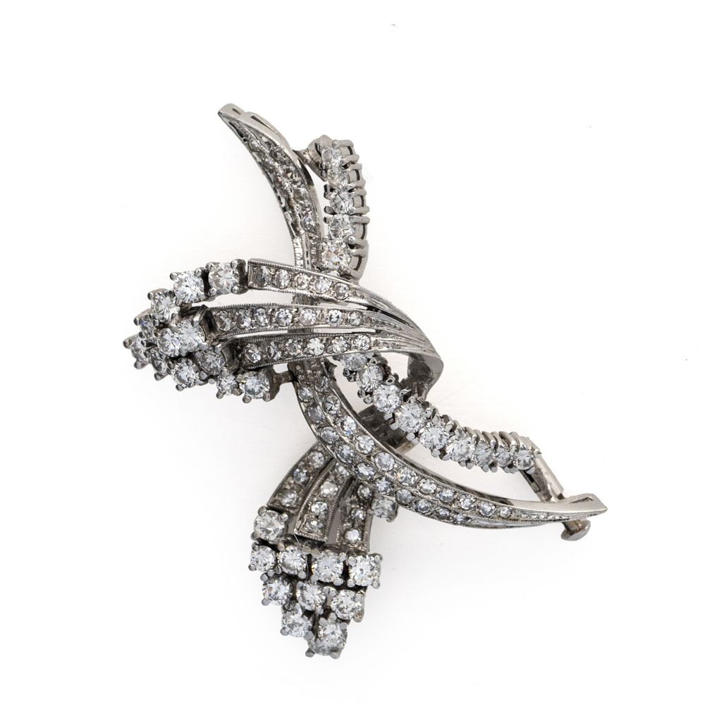 18kt white gold and diamonds ribbon brooch années 1940/50, poids 14 gr, taille b&hellip;