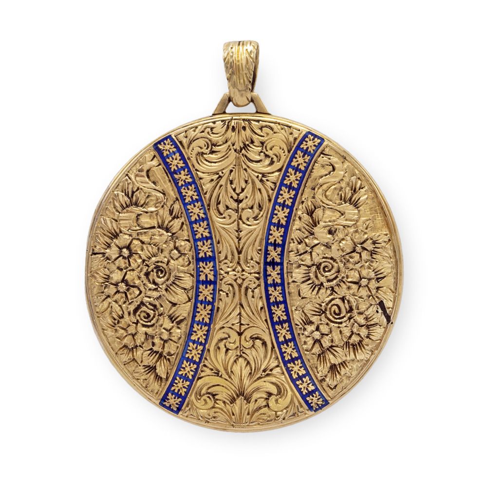 18kt yellow gold portrait pendant 1930/40s, weight 16,7 gr., engraved with a flo&hellip;