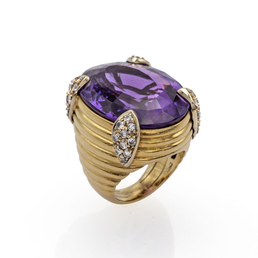 18kt yellow gold cocktail ring with amethyst 1970/80, peso 25 gr., diamanti oval&hellip;