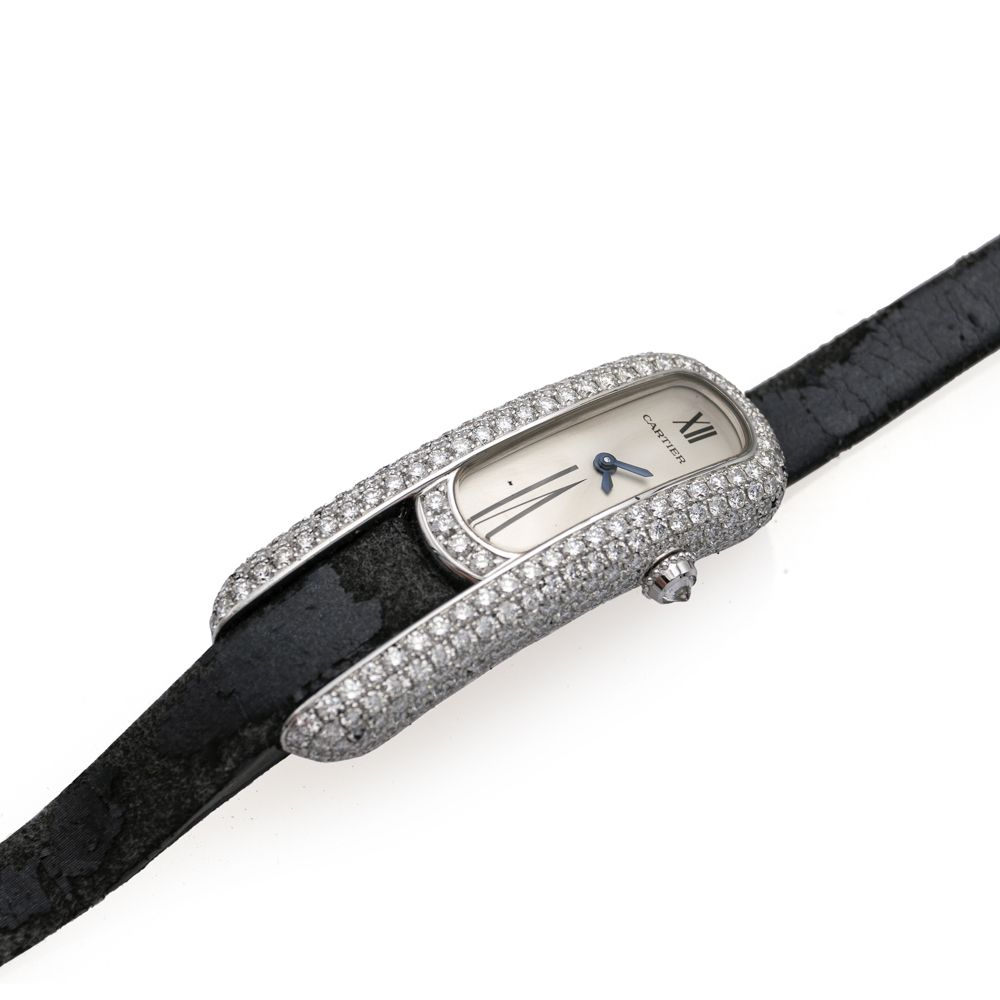 Cartier Libre Trombone, ladies watch 约2000年，18K白金和明亮式切割钻石，42x16毫米表壳。616028CE - 2&hellip;