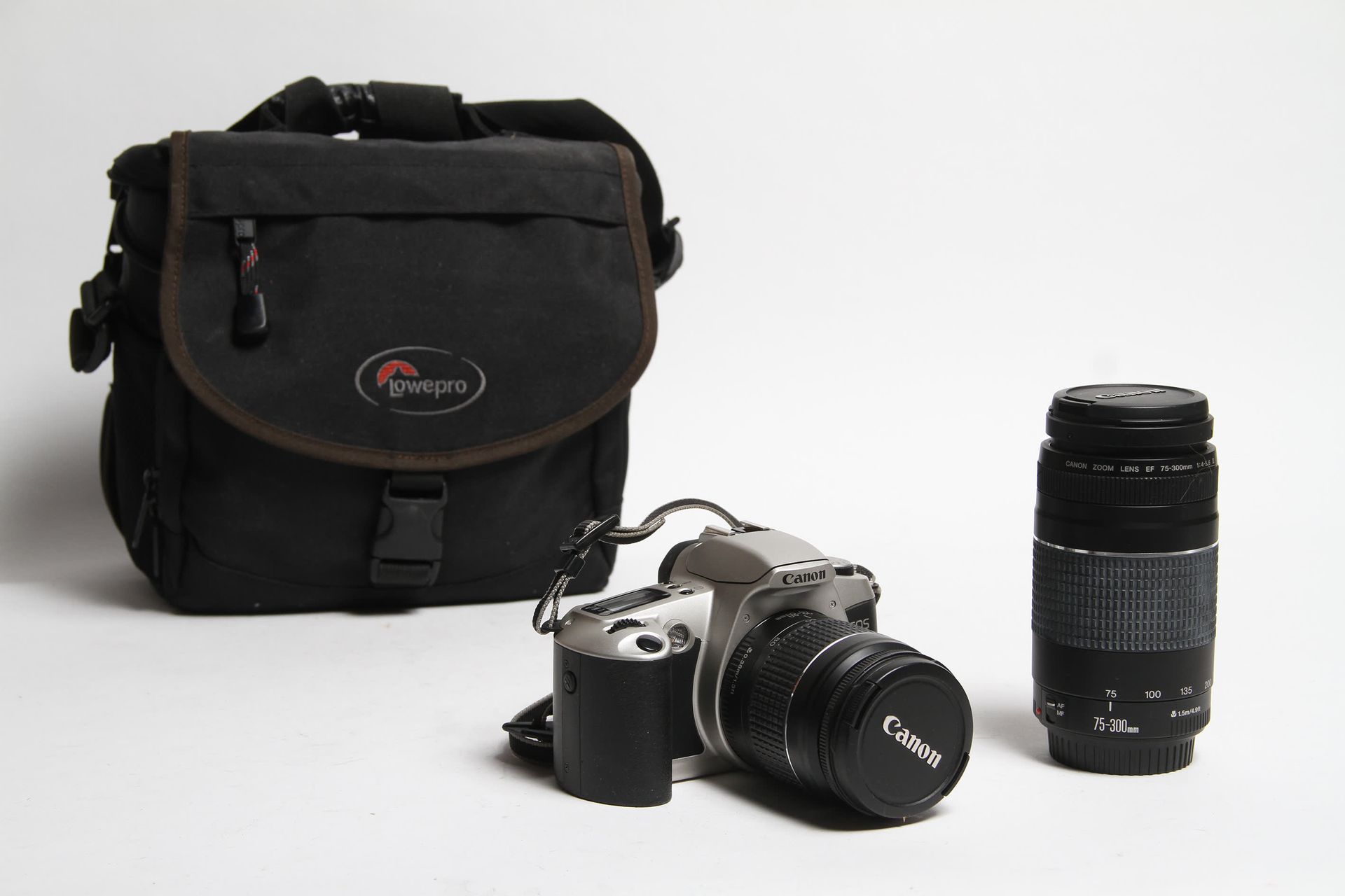 Null 康宁EOS 500相机和康宁LENSEF 75-300mm镜头