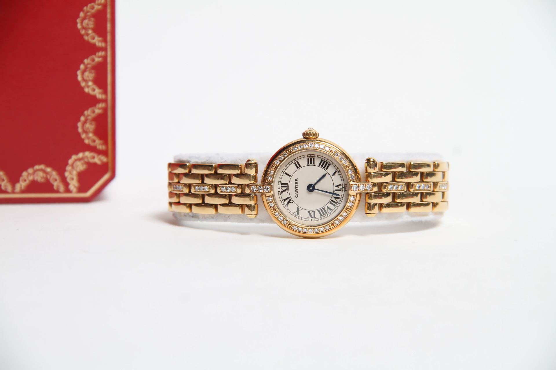 Null CARTIER, LADY'S WATCH (PANTHERE) IN YELLOW GOLD, ROUND WHITE DIAL WITH ROMA&hellip;