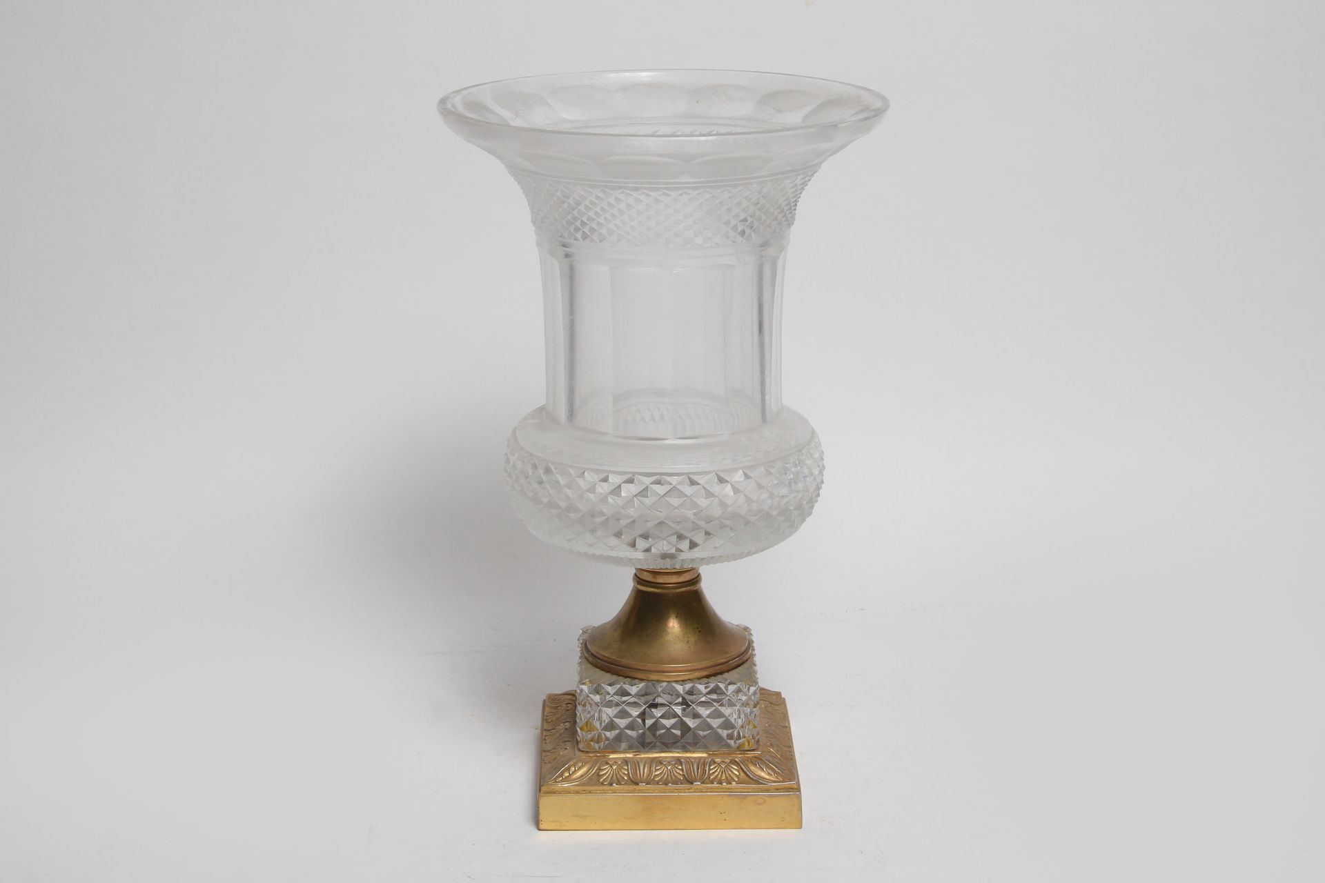 Null MEDICIS VASE IN CRYSTAL AND BRONZE, EMPIRE STYLE, H 35 cm