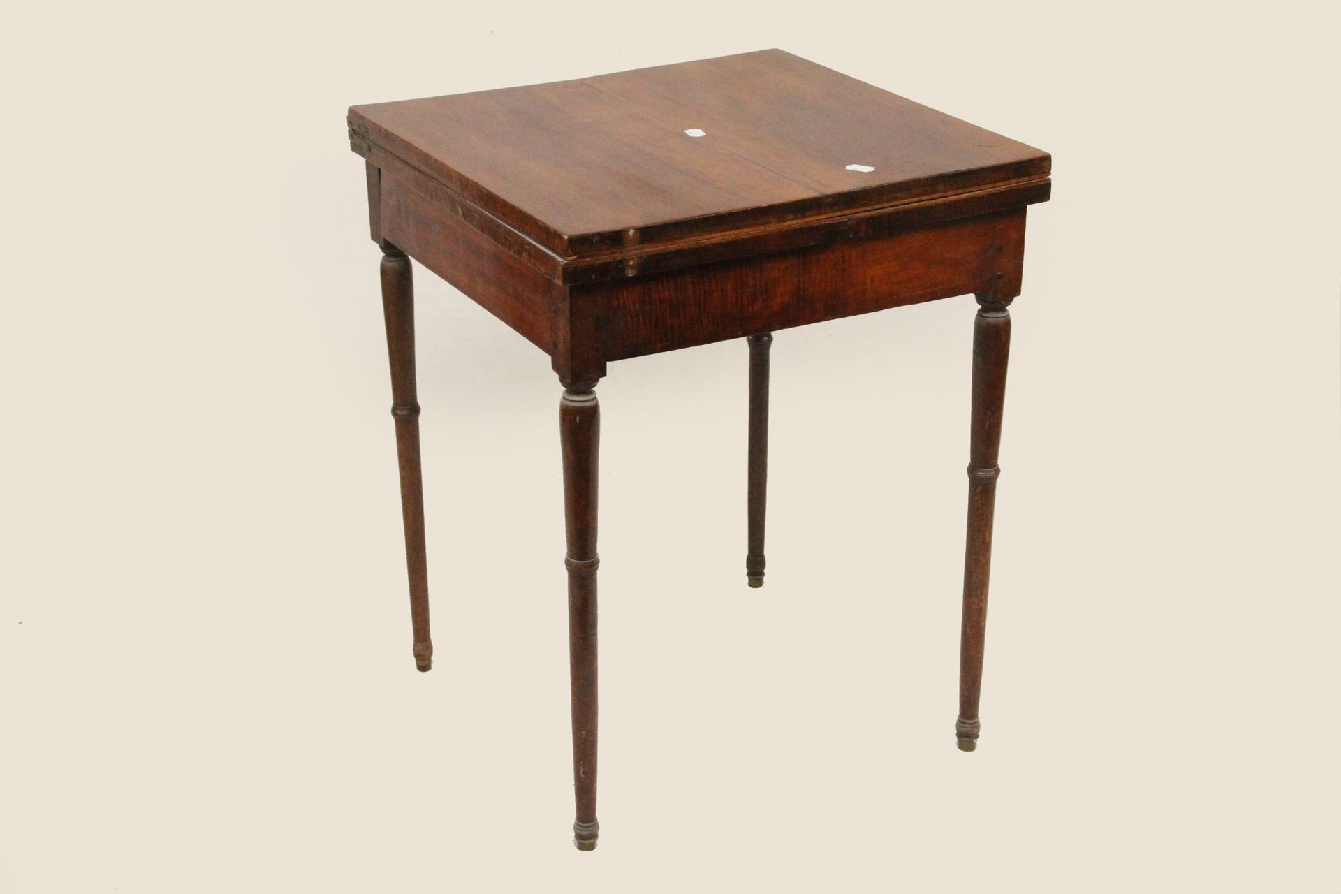 Null Spieltisch aus Mahagoni und Mahagonifurnier, 19. Jh., H 73 x 56 x 58 cm