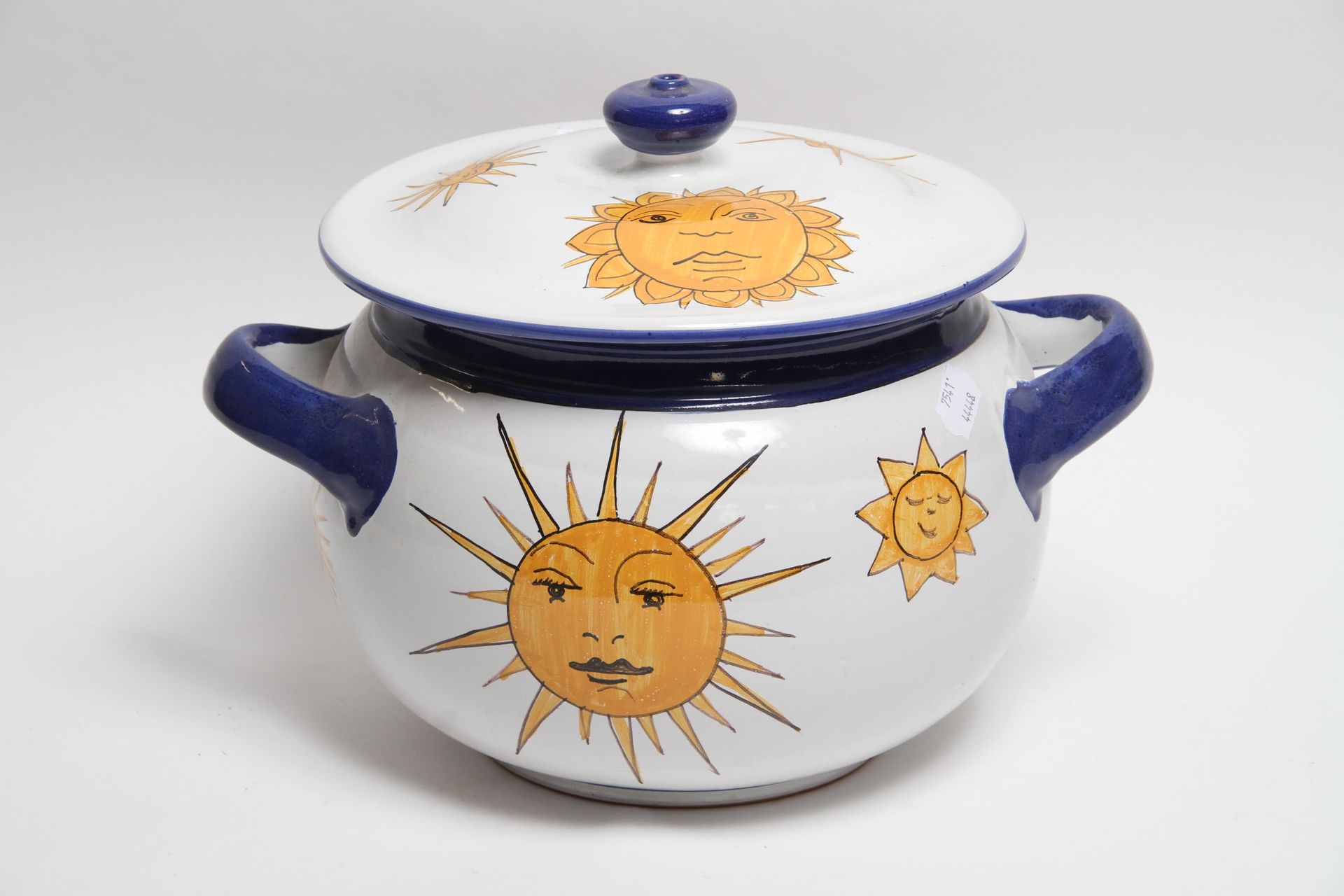Null Christian DIOR, COVERED TANK WITH SUN DECORATION IN TERRA CUITA, H 27 cm