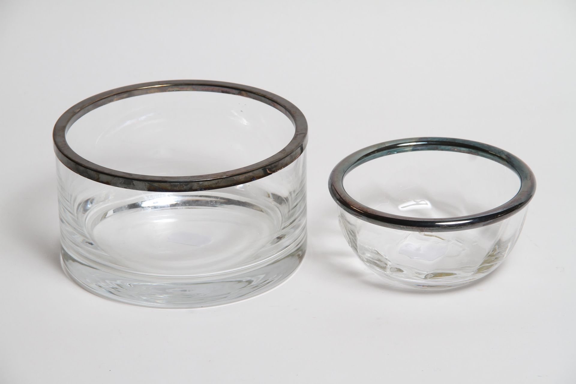 Null TWO SMALL GLASS JARS METAL CIRCLE
