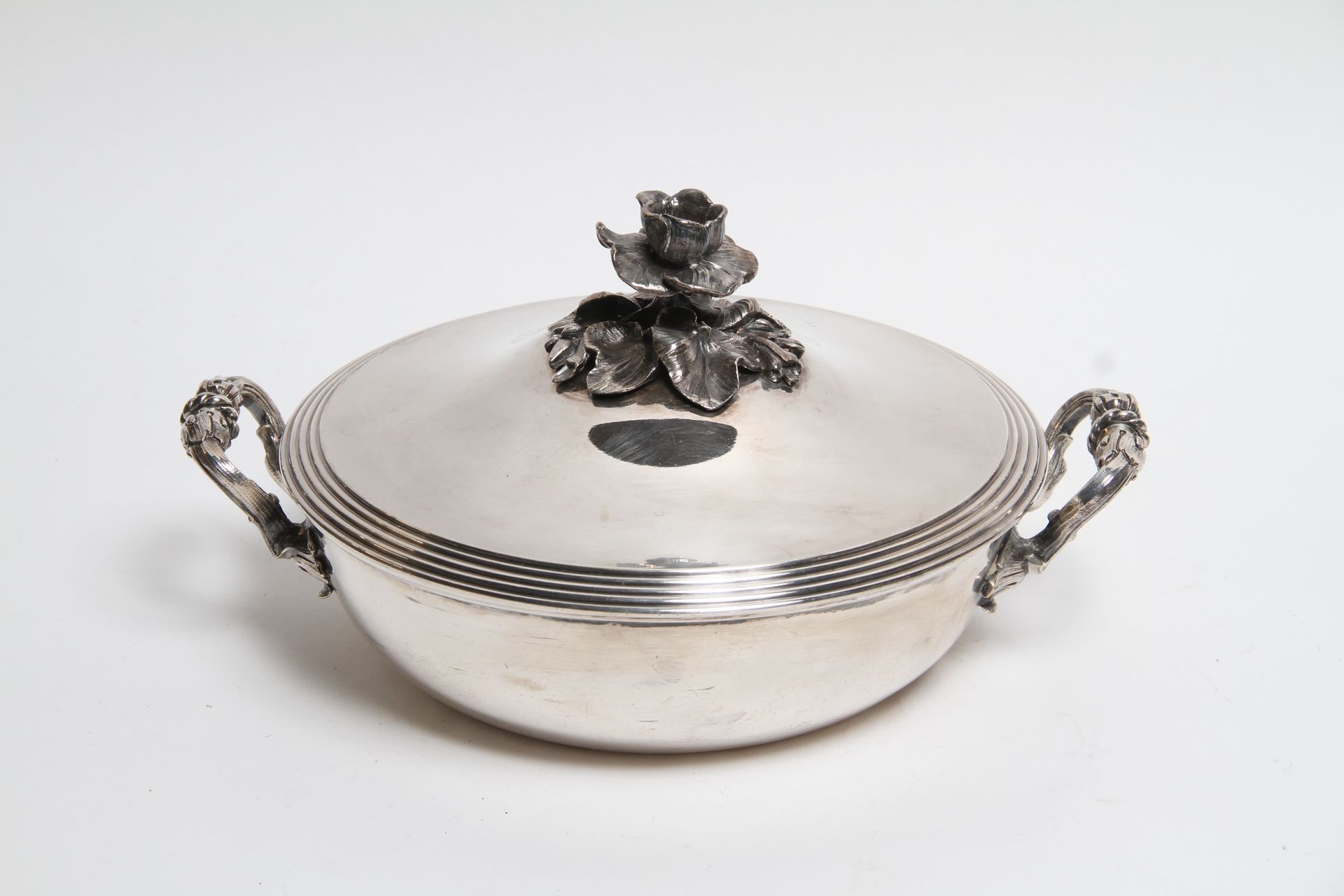 Null SILVER METAL CHRISTOFLE LEGUMIER, FLOWER-SHAPED HANDLE