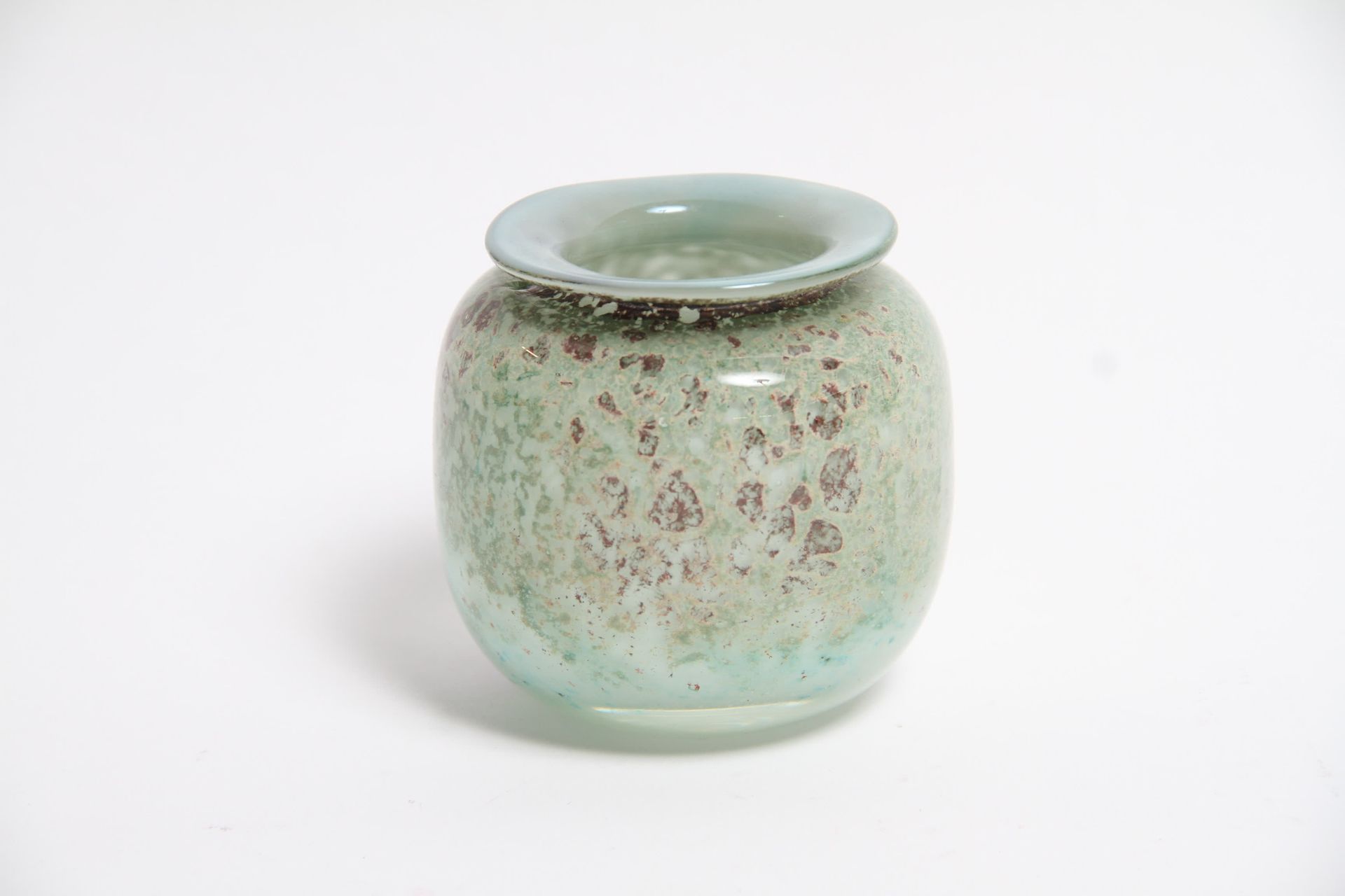 Null ISABELLE MONOD, Vase aus IRISE-Glas, H 7,5 cm