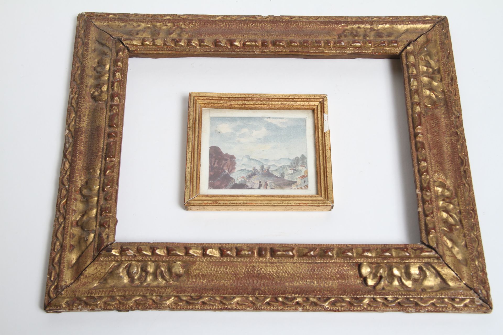 Null WOOD AND STUCCO GILDED FRAME. WE JOIN A SMALL WATERCOLOR NAÎVE. (A VUE 7,5 &hellip;