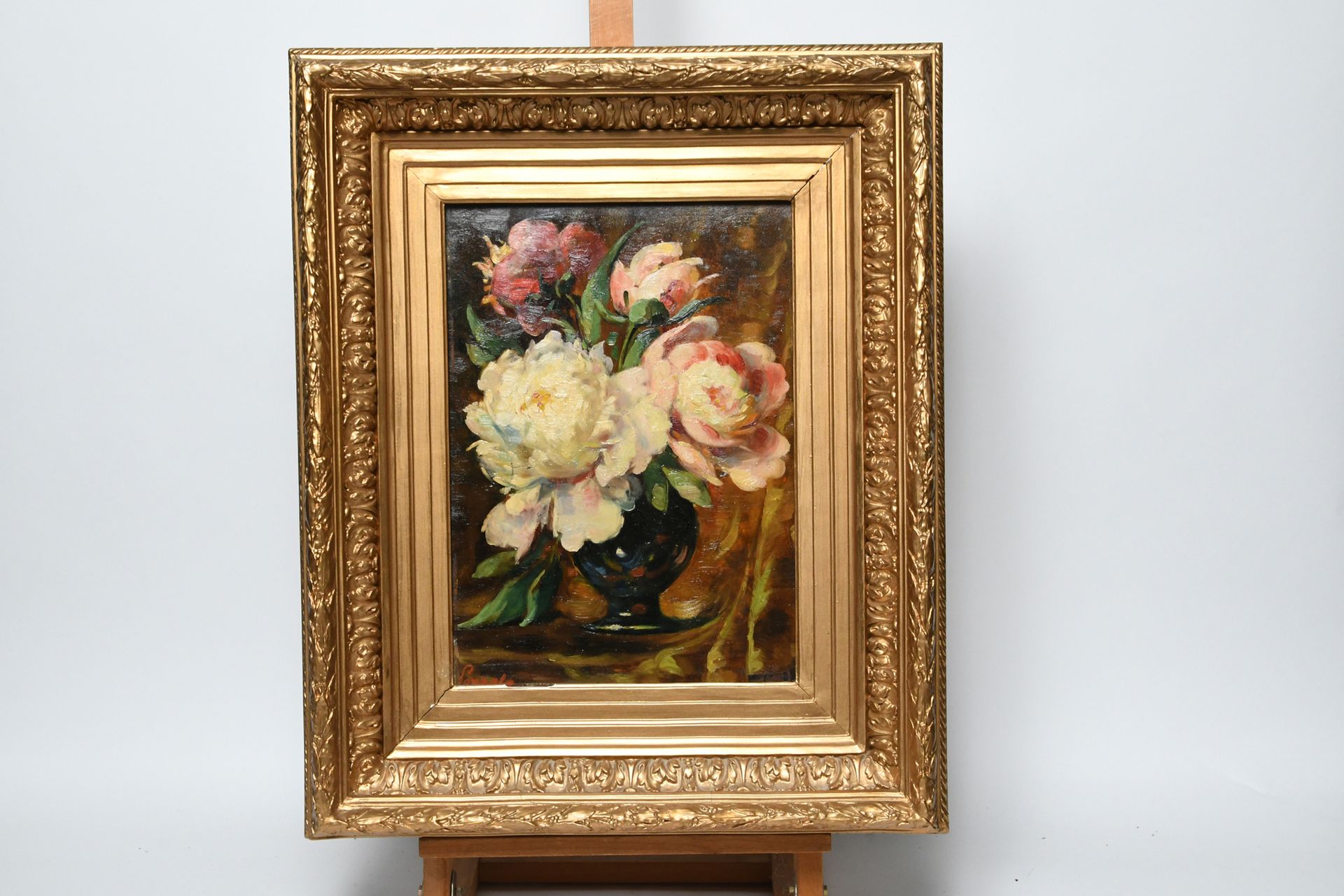 Null STILL LIFE WITH PEONIES. HSP SBG PERRET. 27,5x37 cm. IMPORTANT FRAME IN WOO&hellip;