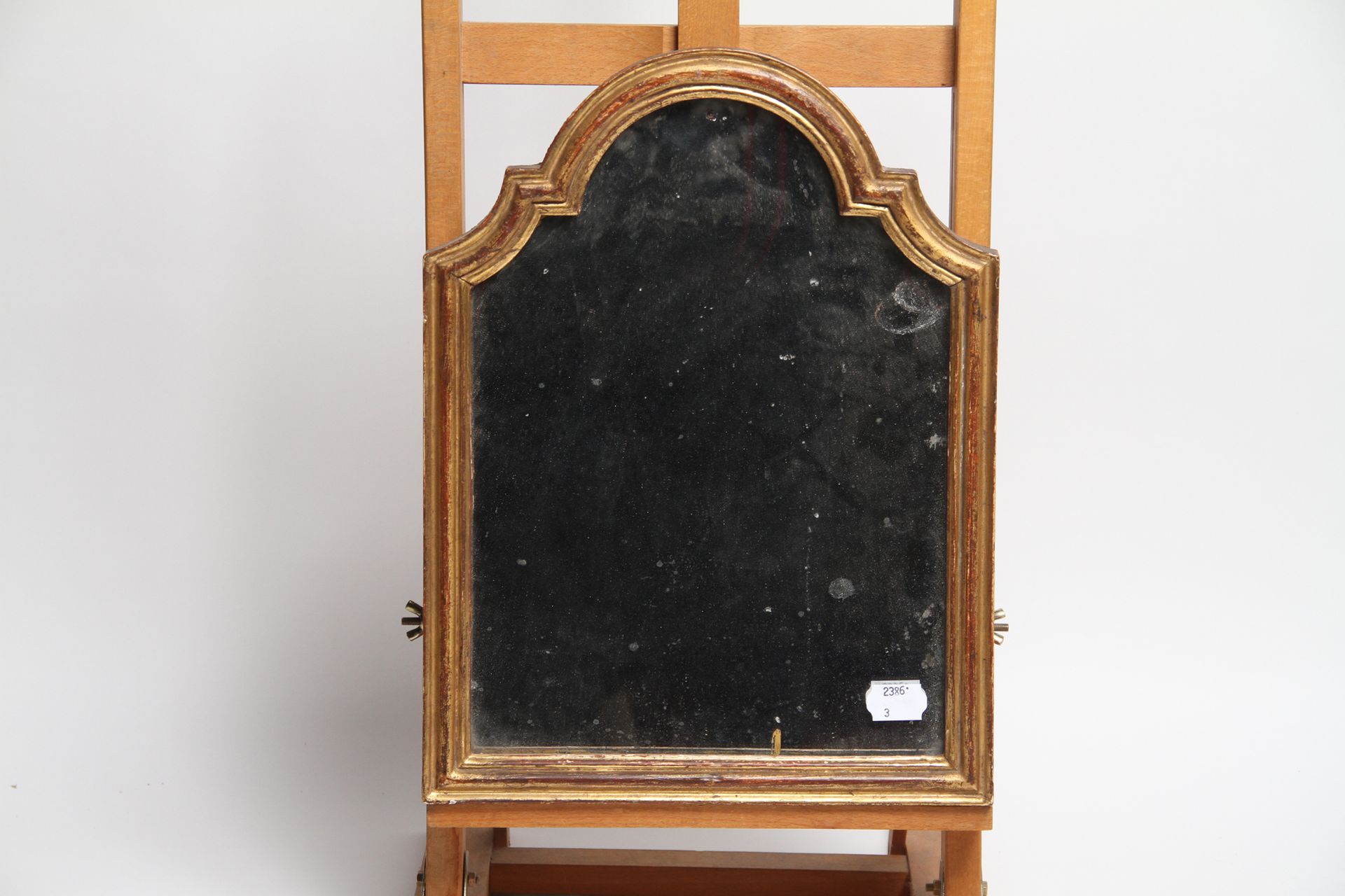 Null Petit miroir en bois et stuc doré de style Louis XIV.