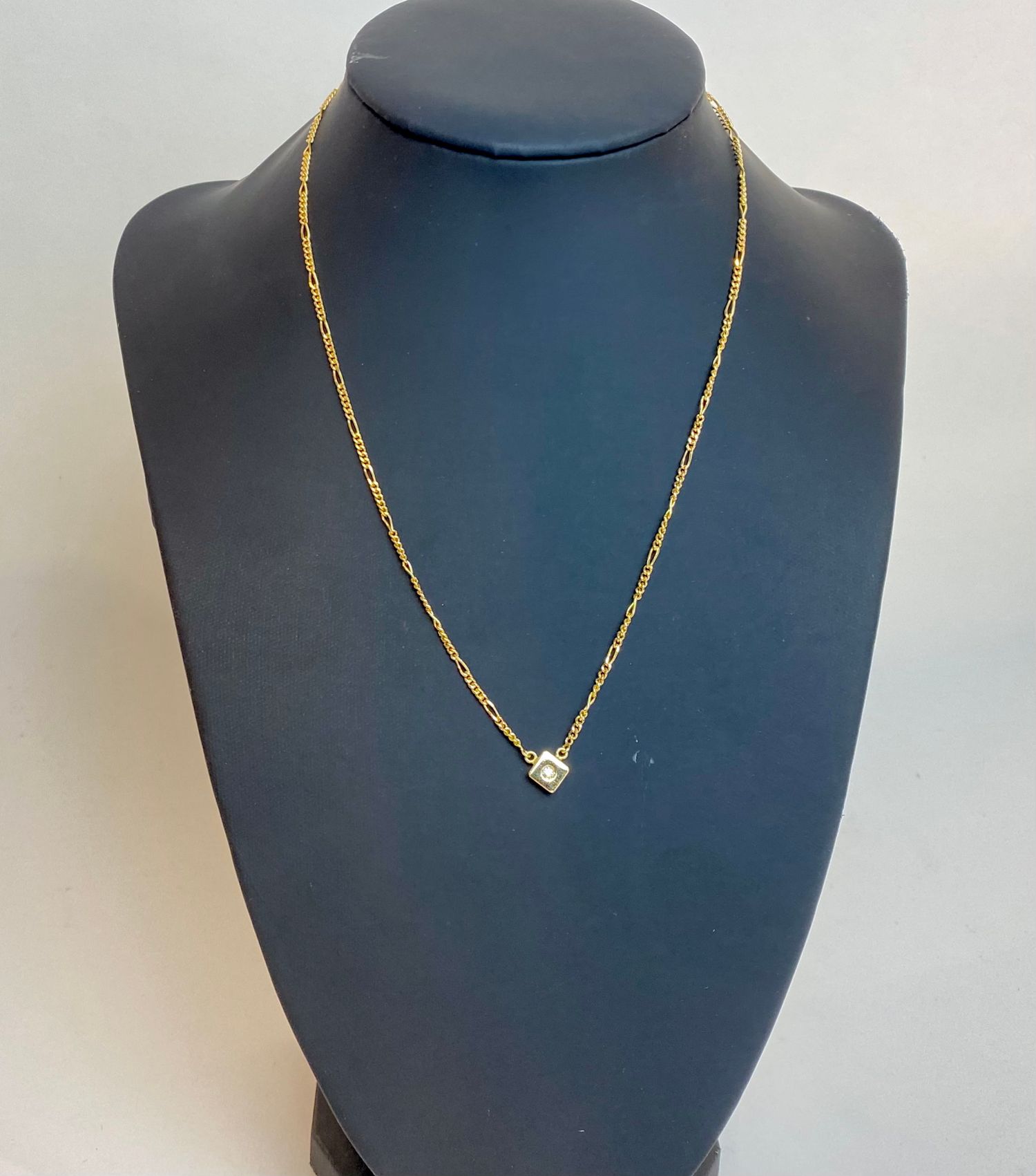 CARTIER Fine necklace in yellow gold (18 carats) set with a diamond, hallmarks, &hellip;