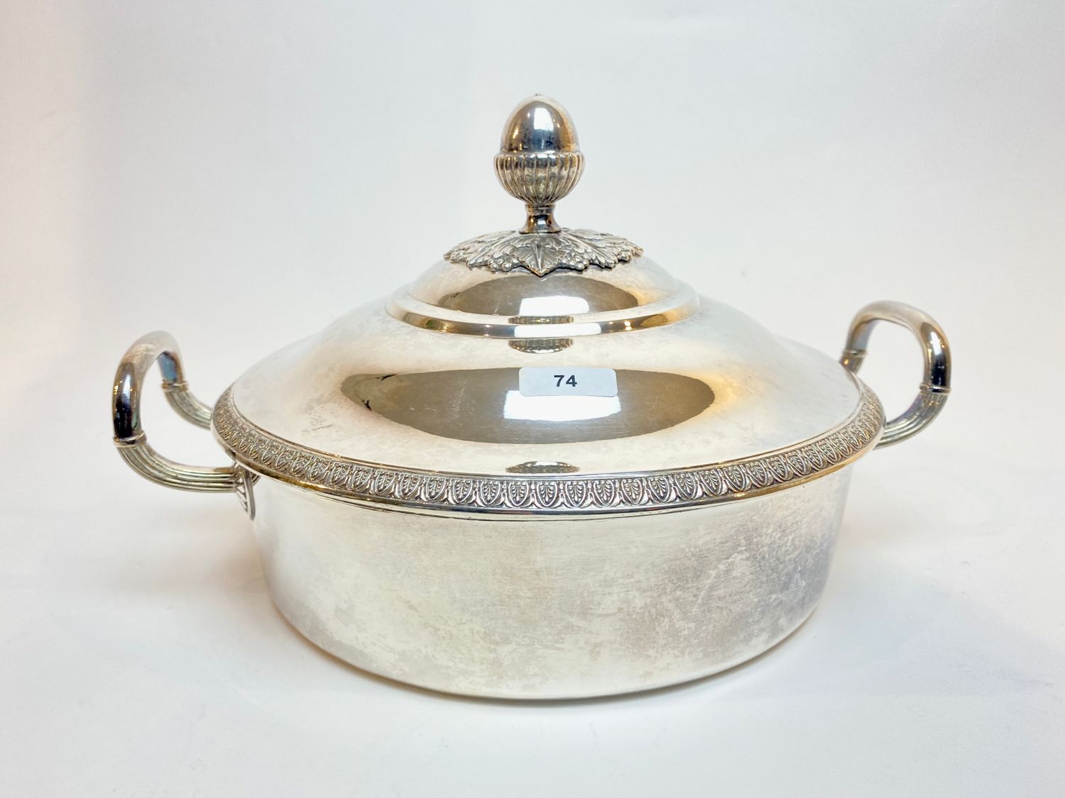 BELGIQUE Restoration period vegetable dish, 1814-1831, chased silver (833 thousa&hellip;