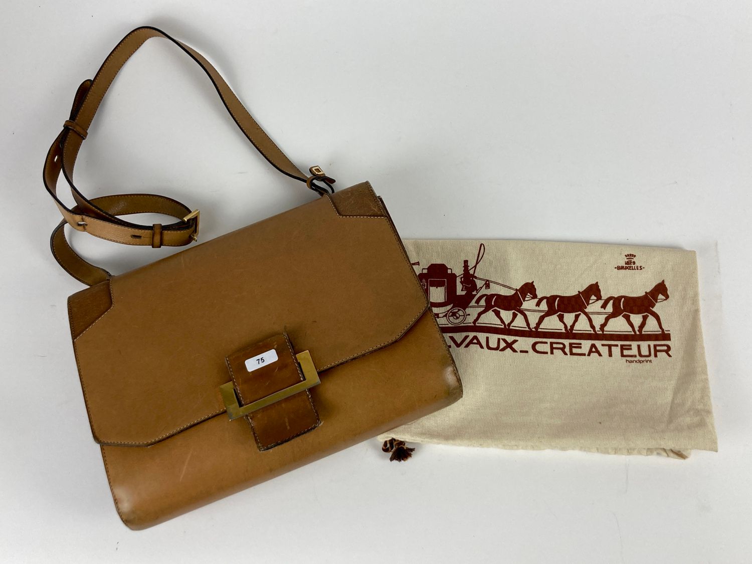 DELVAUX - BRUXELLES Bolso de cuero marrón, con funda, l. 29 cm [desgastado/alter&hellip;