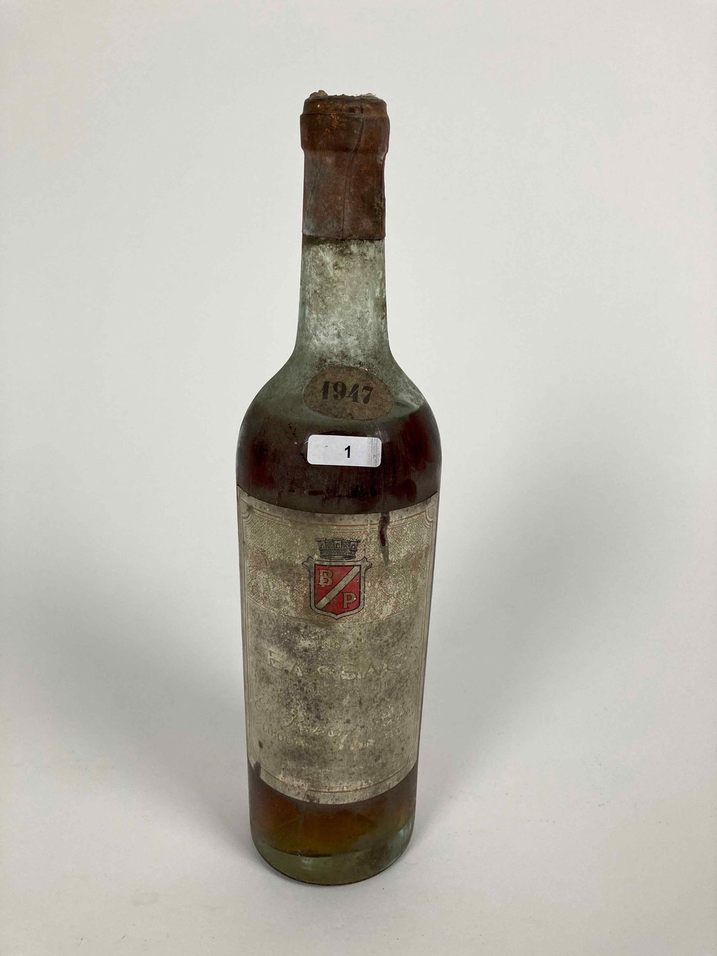 BORDEAUX (BARSAC) Barsac 1947 (blanco dulce), una botella [medio hombro, etiquet&hellip;