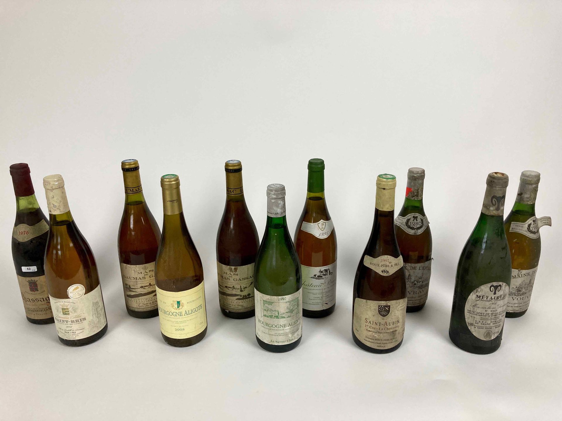 France Lot von elf Flaschen :

- BOURGOGNE (CHASSAGNE), E. & D. Moingeon Frères &hellip;