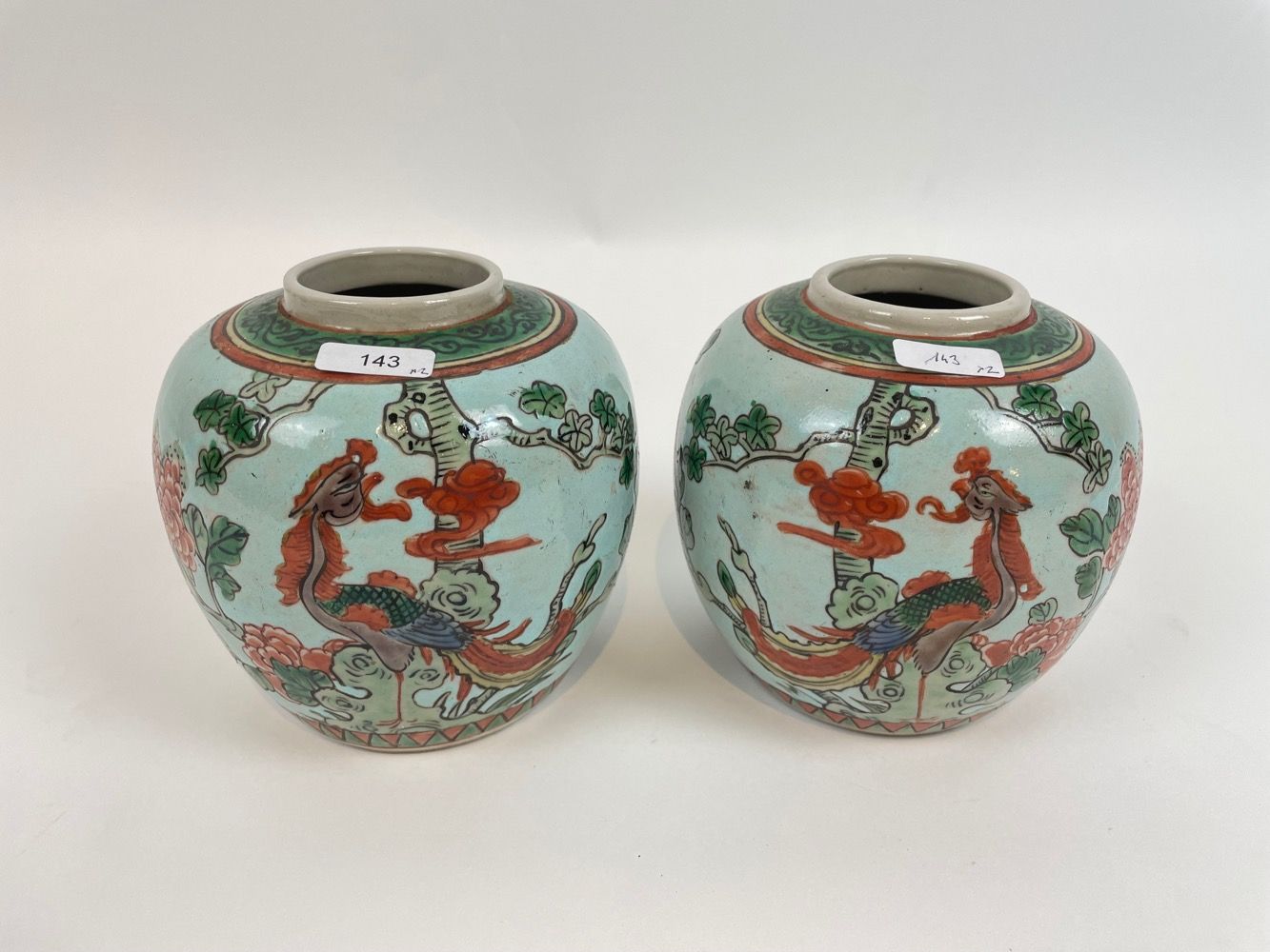 CHINE Pair of small ginger pots decorated with polychrome enamels of the green f&hellip;