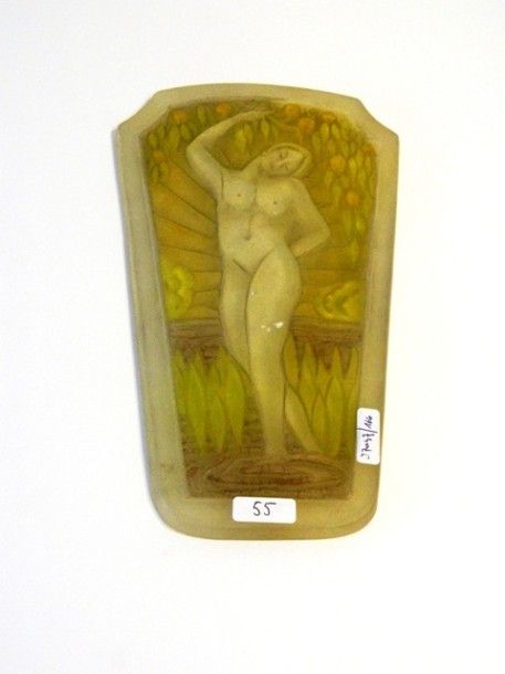WALTER Amalric (1870-1959) Plaque de luminaire ornée d'une nymphe, circa 1930, v&hellip;