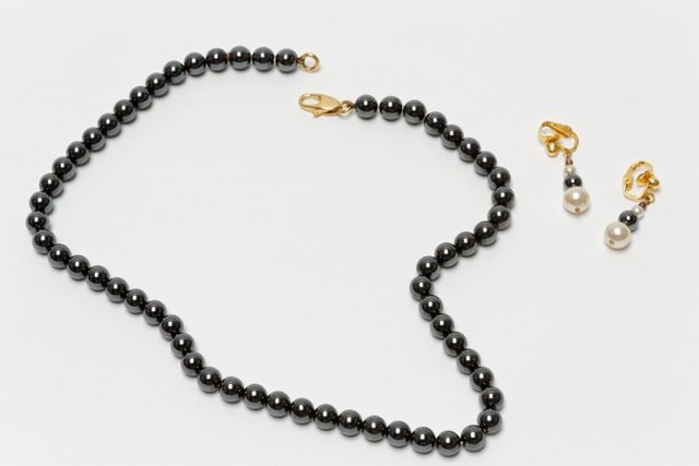 Null Collier et paire de pendants d'oreille à perles de fantaisie, l. 45 cm (col&hellip;
