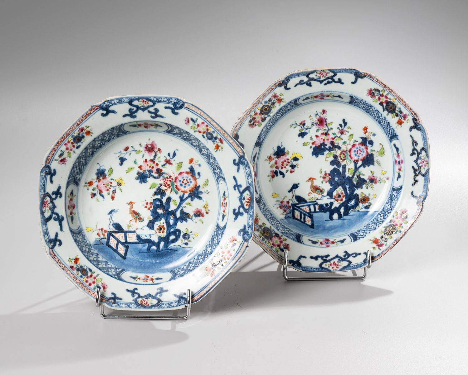 Null CHINA, Compagnie des Indes, 18th century

Pair of porcelain and enamel soup&hellip;