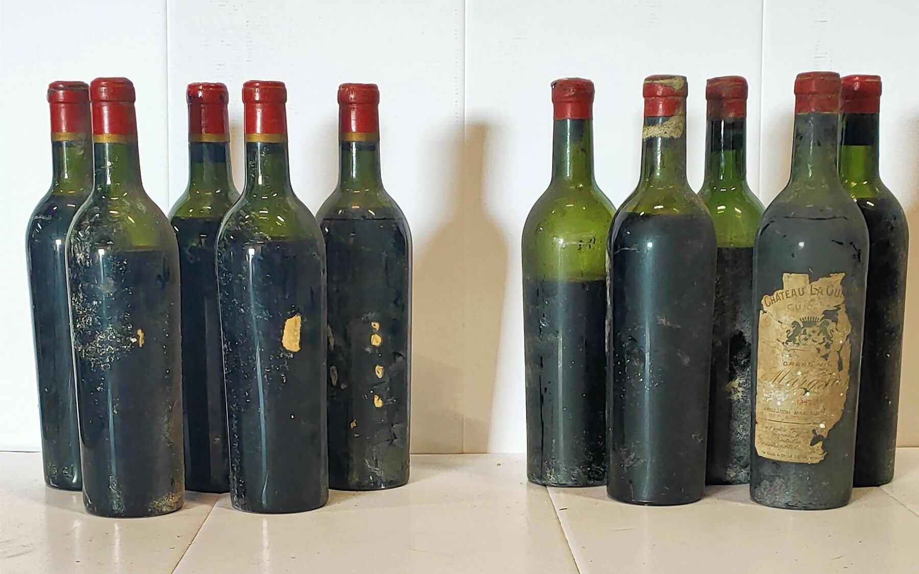 Null 10 botellas

VARIOS BORDEAUX incluyendo: 5 botellas de Château La GURGUE - &hellip;