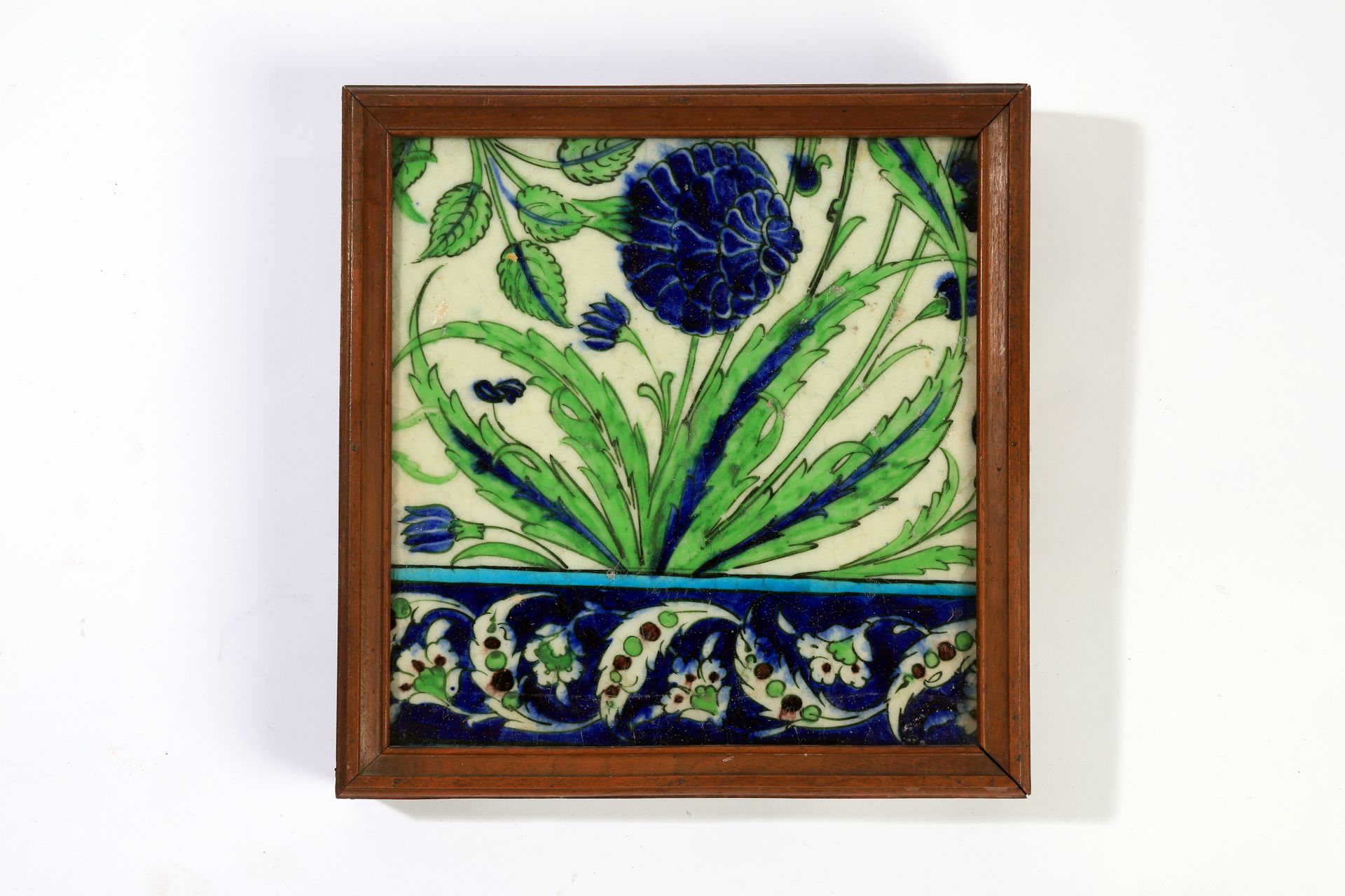 Null Siria, DAMAS

Azulejo rectangular de cerámica silícea con esmalte de plomo
&hellip;