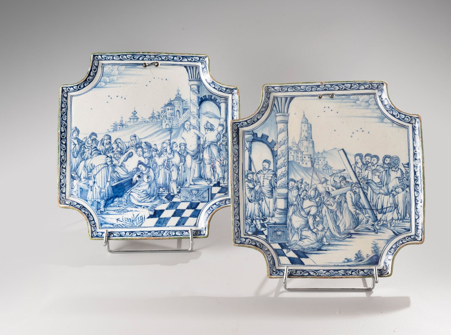 Null DELFT

Two square plates with indented angles in earthenware

decorated in &hellip;