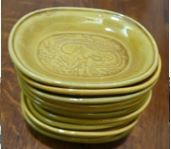 Null SET OF THIRTEEN TINY YELLOW PORCELAIN PLATES WITH A DRAGON ENGRAVED WITH A &hellip;