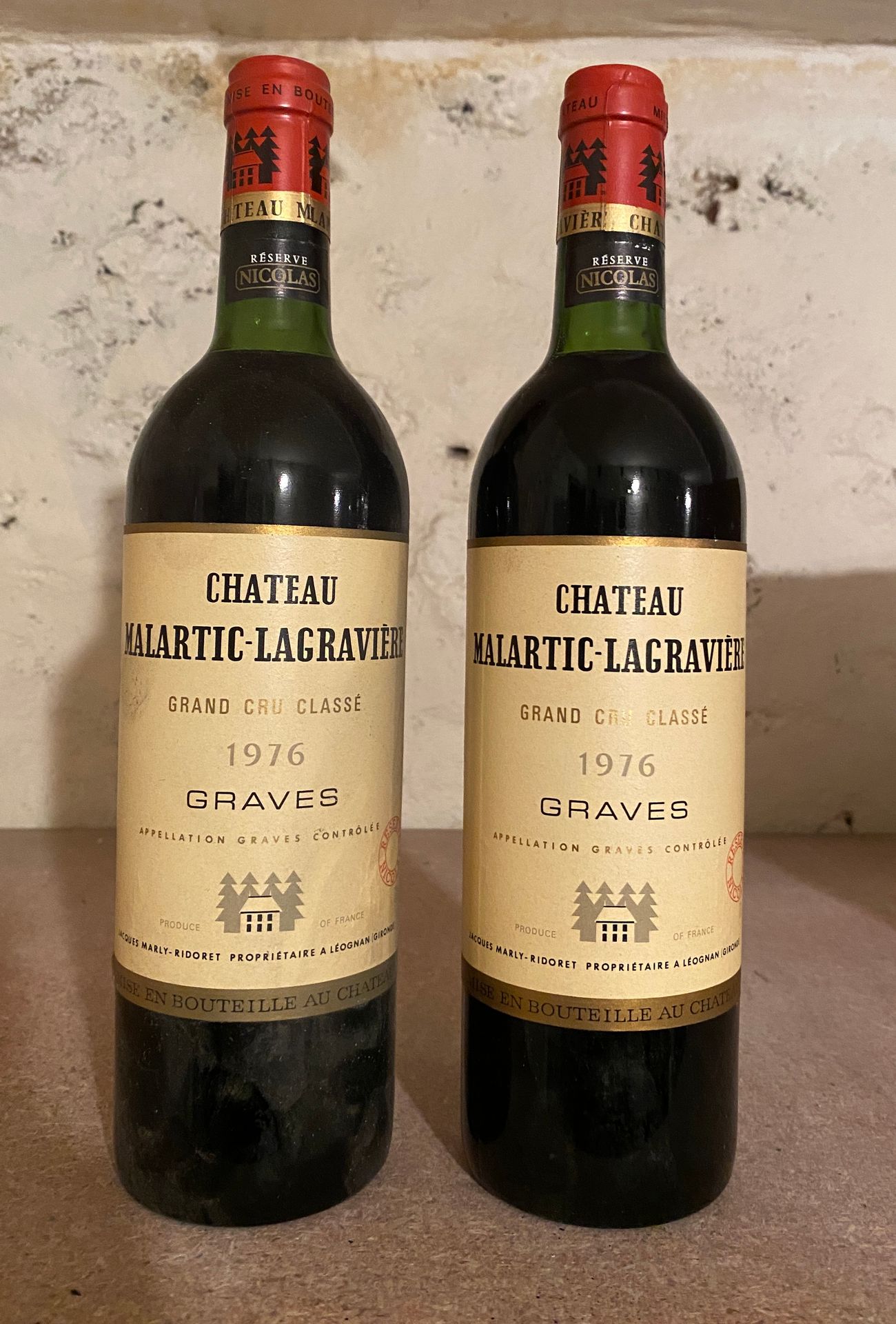Null 2 Flaschen Château MALARTIC LAGRAVIERE - Gc Graves 1976 Etiketten leicht fl&hellip;