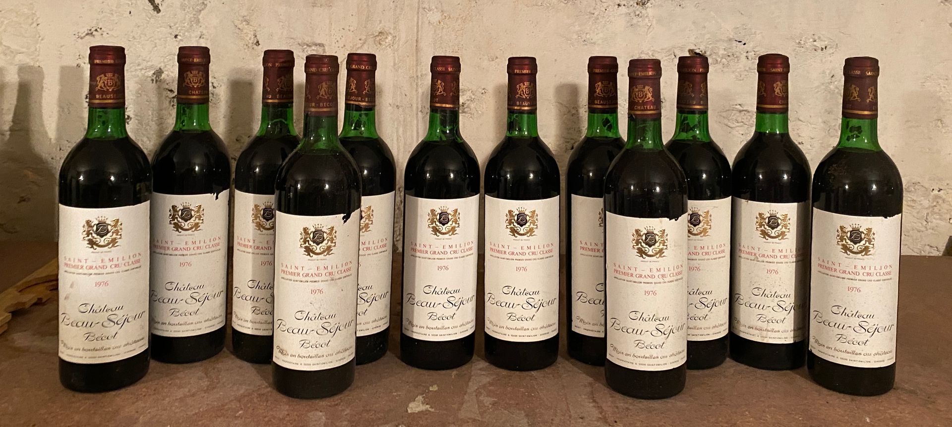 Null 12 bouteilles Château BEAUSEJOUR BECOT - 1er GC de Saint Emilion 1976. Etiq&hellip;