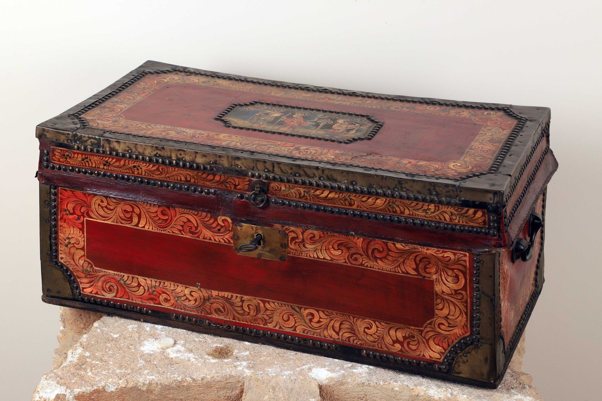 Null 
NOT COMING 

SMALL CHEST IN POLYCHROME PAINTED WOOD AND STUDDED DECORATION&hellip;