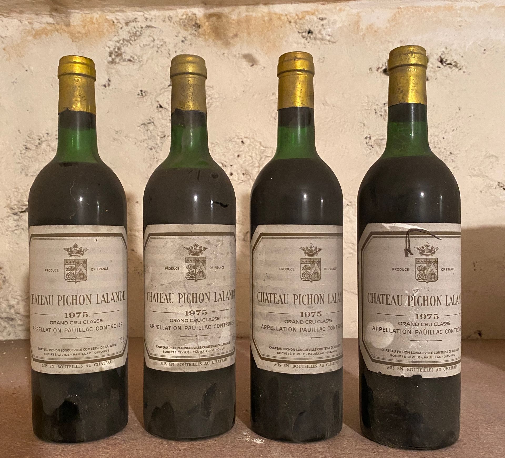 Null 4瓶 PICHON LALANDE酒庄 - 二级GCC Pauillac 1975 染色标签。3个高肩和1个中肩。