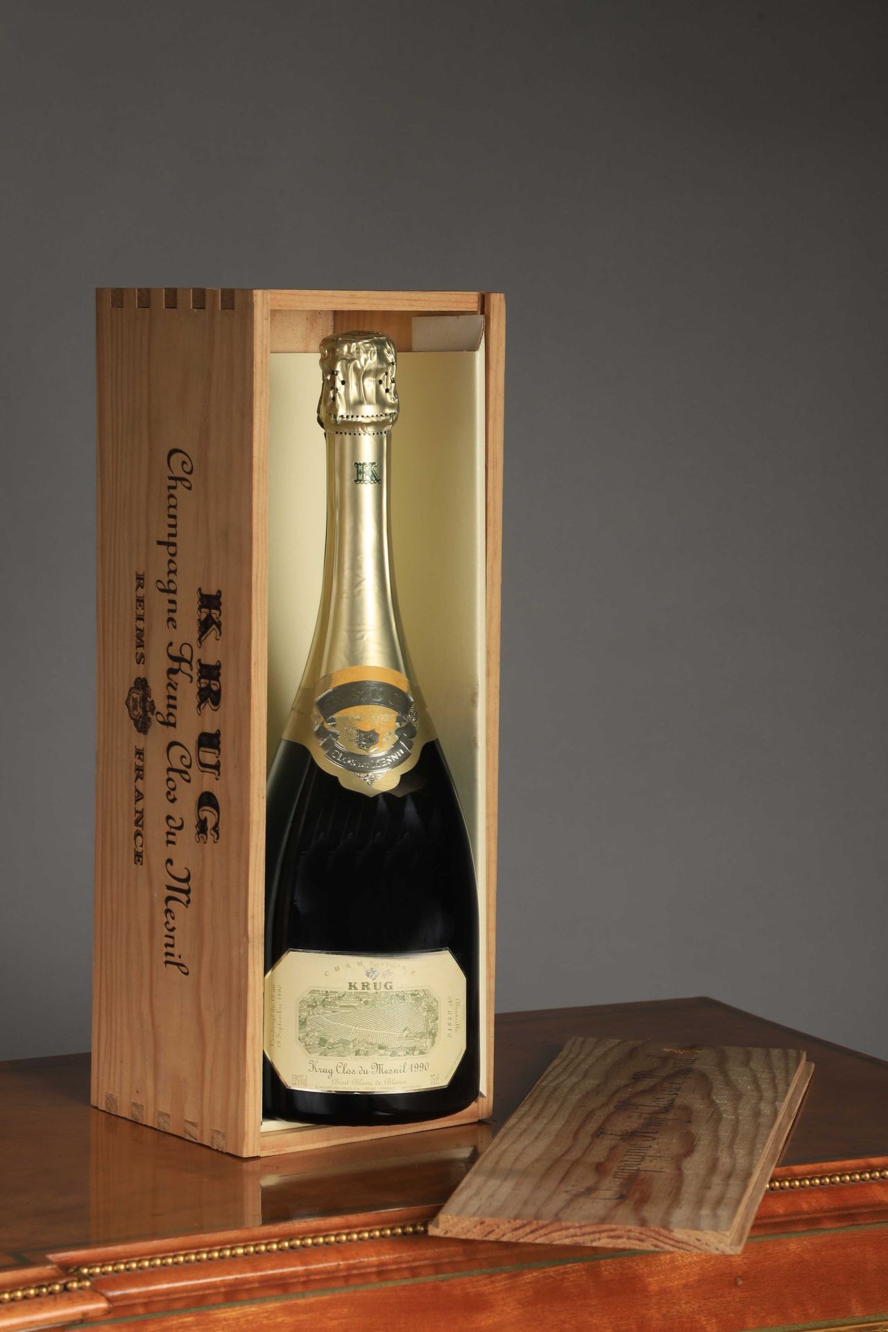 Null 1 botella CHAMPAGNE KRUG "Clos du Mesnil" 1990 En caja.