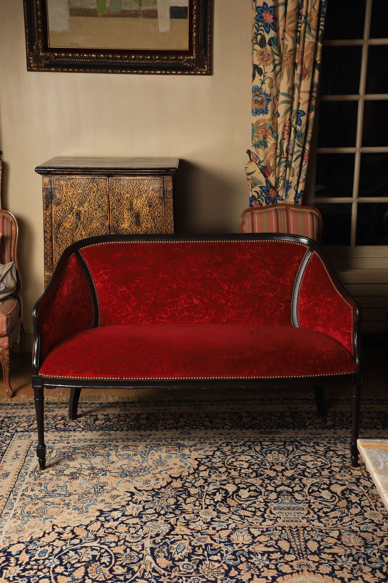 Null 一套装饰艺术风格的双座小凳子和两个低背贡多拉贝格尔



从Artcurial出售的

2013年4月。

第262号、268号和260号地块。

覆&hellip;
