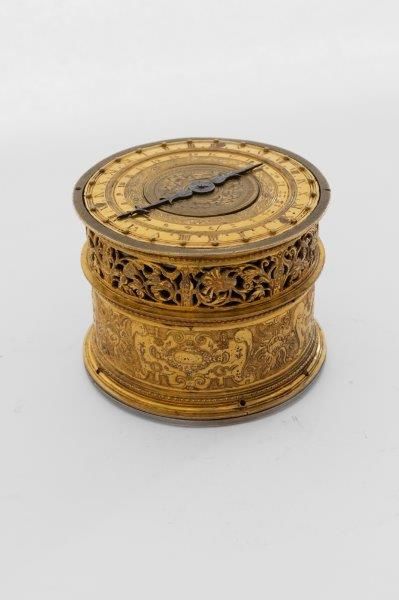 Null Circular table clock with hour chimes, Germany, circa 1600. 

24-hour dial &hellip;