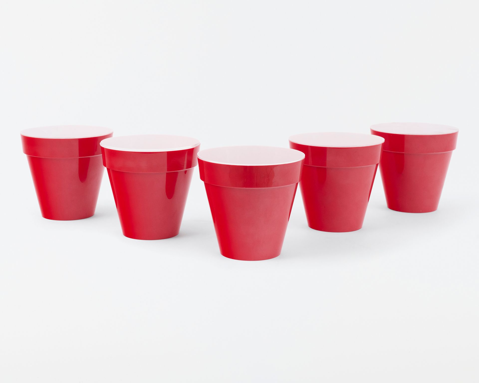 Null Jean-Pierre RAYNAUD
(b. 1939)
Archetype PVC, 1970.
Set of 5 red pots
in PVC&hellip;