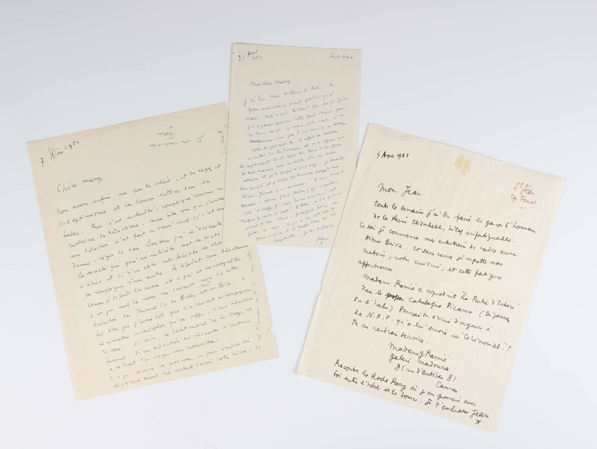 Null 让-科克托 (1889 - 1963)
一套3封亲笔信
已签署。
- 已签名的亲笔信
"Jean"，写给 "ma
亲爱的玛丽"[即玛丽-胡克、
他的作&hellip;
