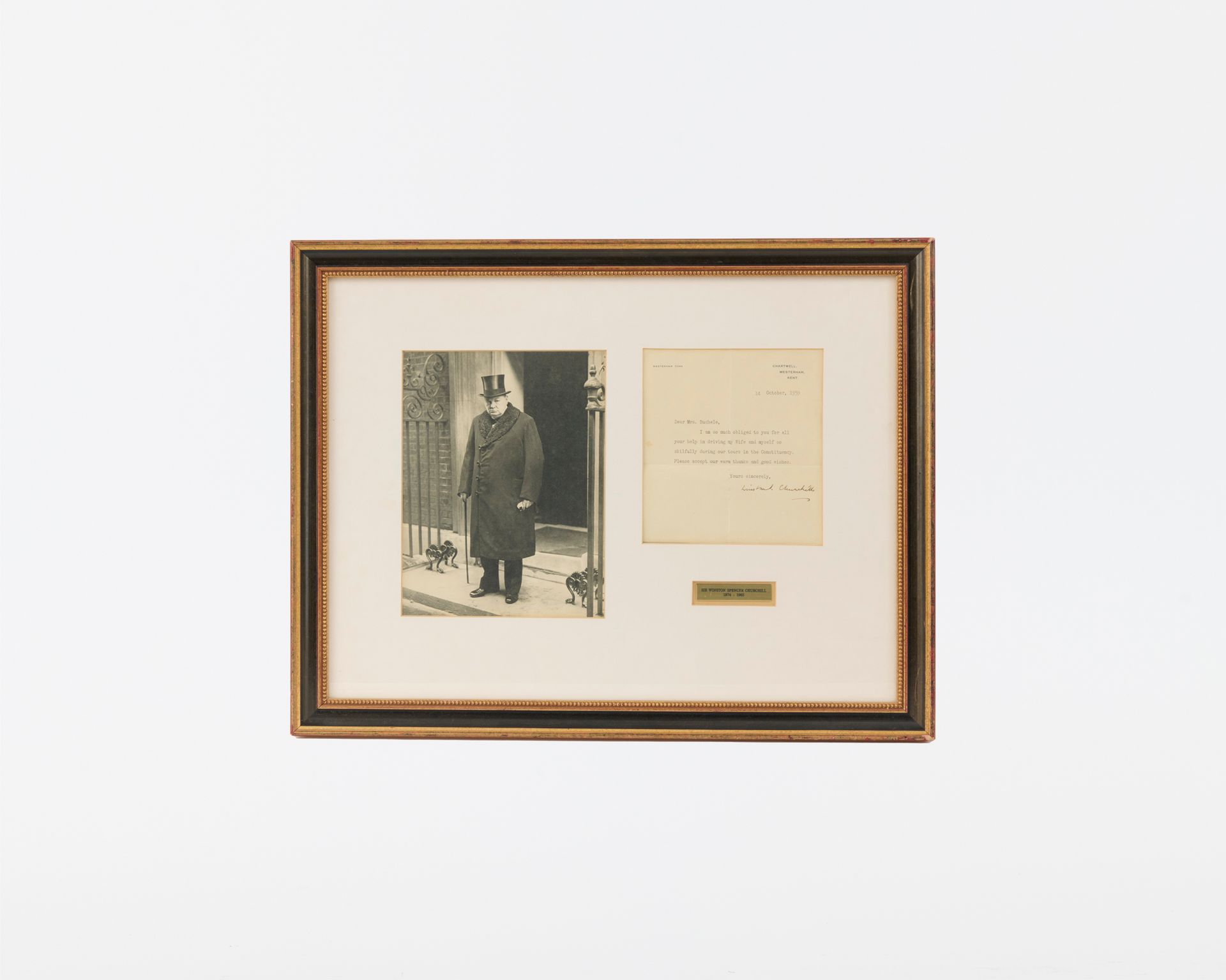 Null 温斯顿-丘吉尔的画像
在passepartout下的银质印刷品，并被装框。
在图像的右边，有一封打字的信件
丘吉尔致布歇尔夫人的打字信
丘吉尔于195&hellip;