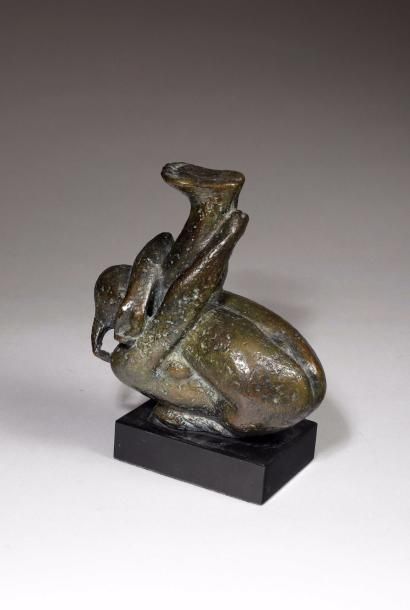 Georges OUDOT (1928-2004) 
Jeune fille les jambes en l'air
Epreuve en bronze.
Si&hellip;