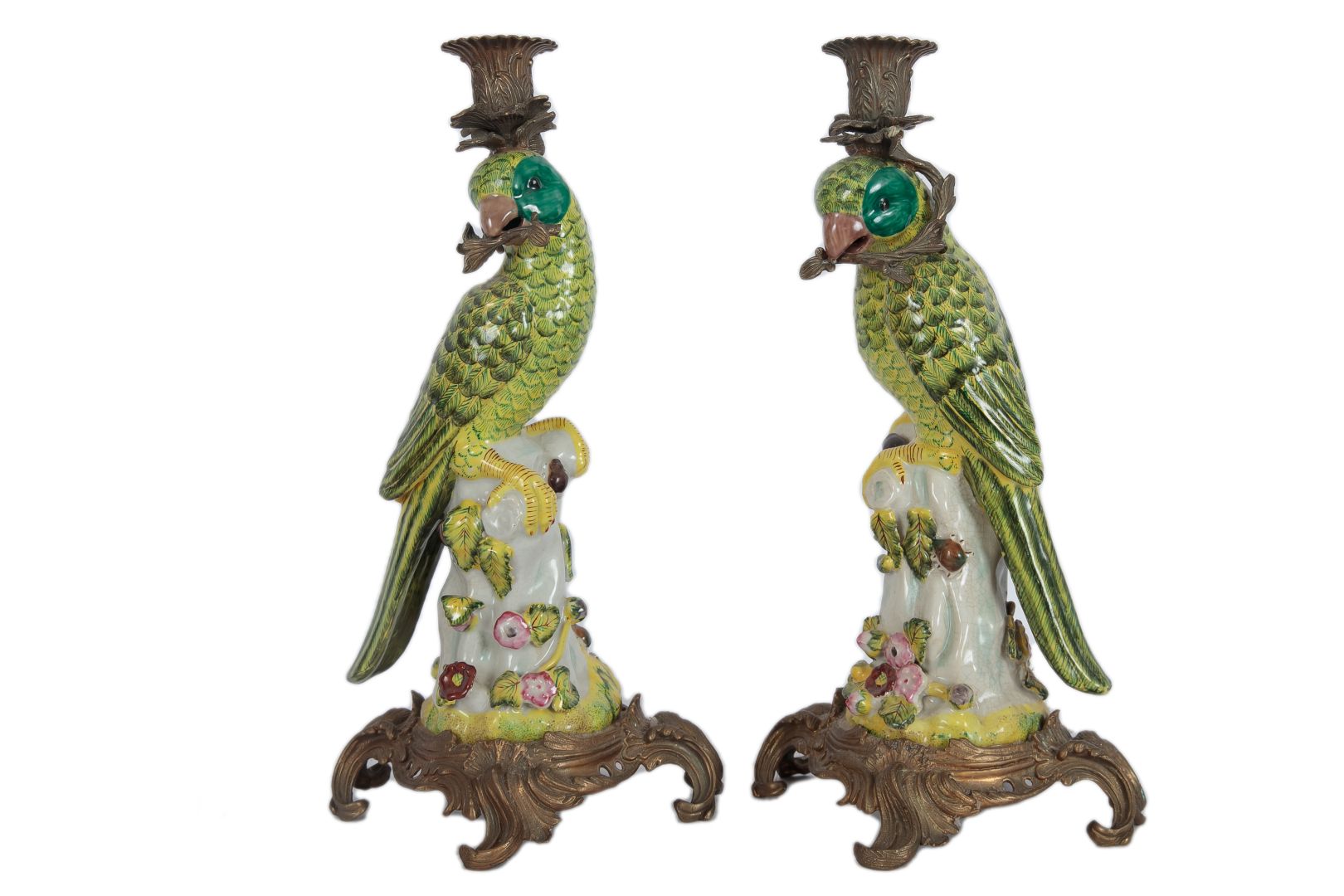 Null Manufacture WONG LEE, Hong-Kong Pair of budgerigar candlesticks in cracked &hellip;