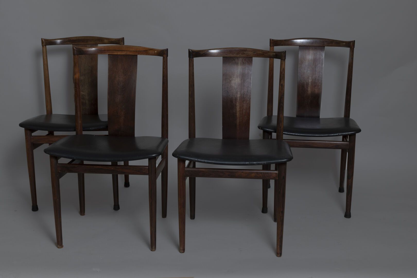 Null Work DANOIS of the years 1960-1970

Suite of four chairs in rosewood

Seats&hellip;