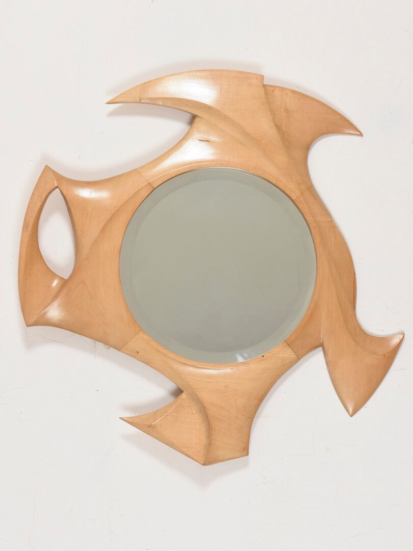 Null Vincent GONZALEZ (1928-2019)

 Carved ash wood mirror of kinetic form 

Mon&hellip;