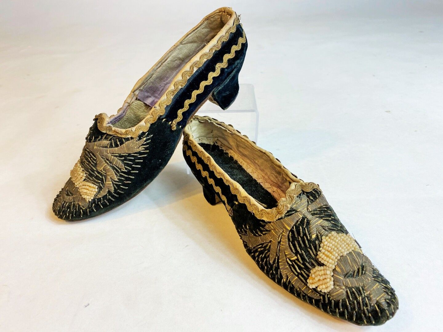 Null Paire de chaussures de cérémonie fin XIXe siècle. Travail Ottoman pour la m&hellip;