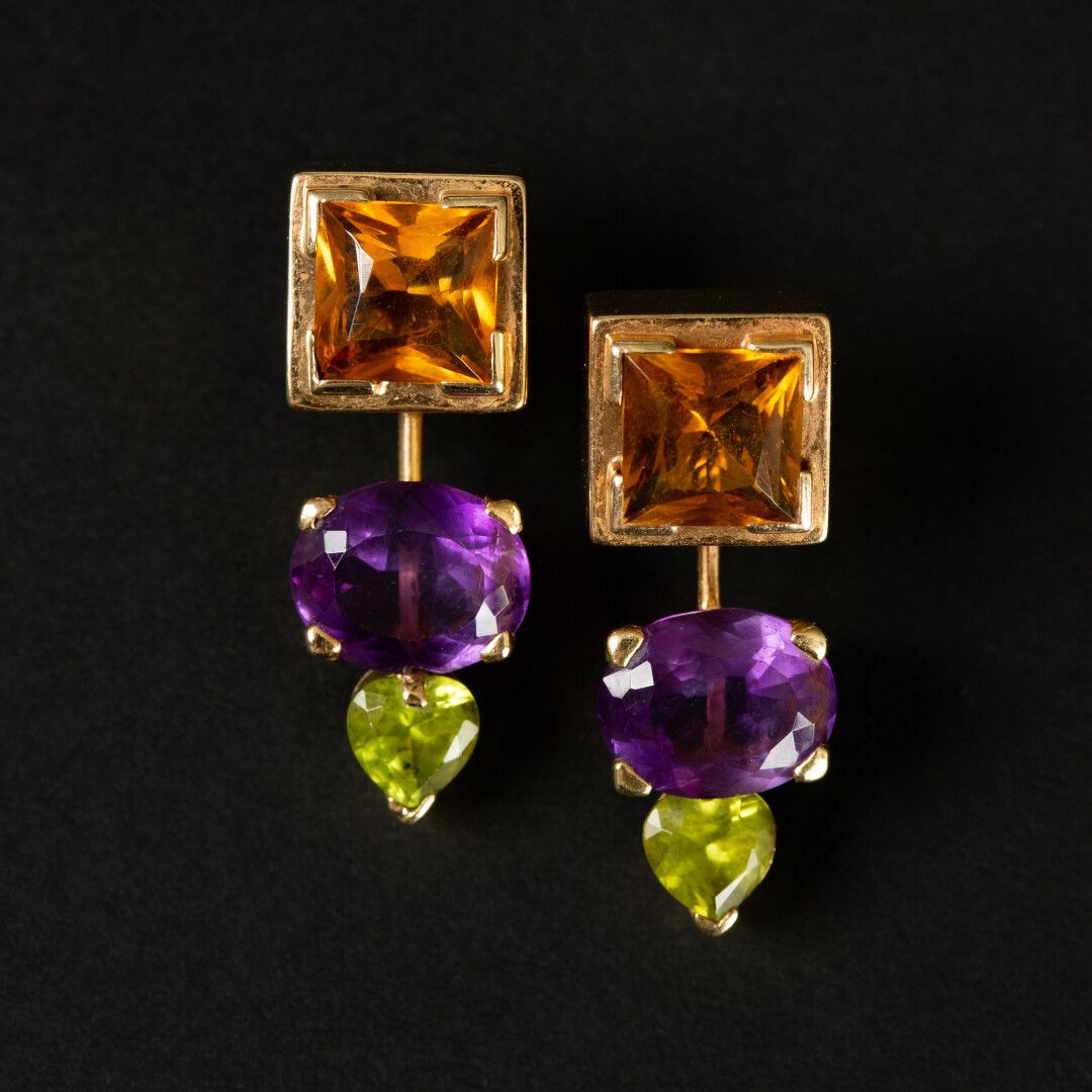 Null Paire de pendants d'oreilles en or jaune (750) 18K, ornés de citrines améth&hellip;