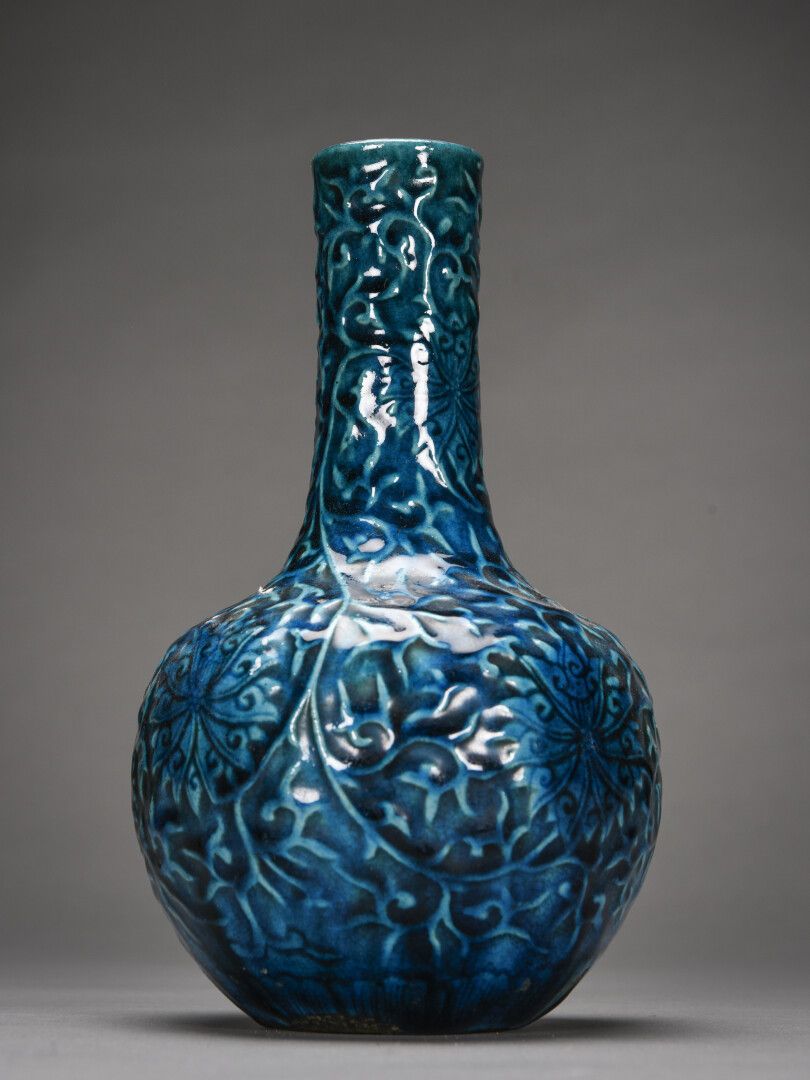 Null CHINE Vase bouteille en ceramique à décor monochrome bleu turquoise en lége&hellip;