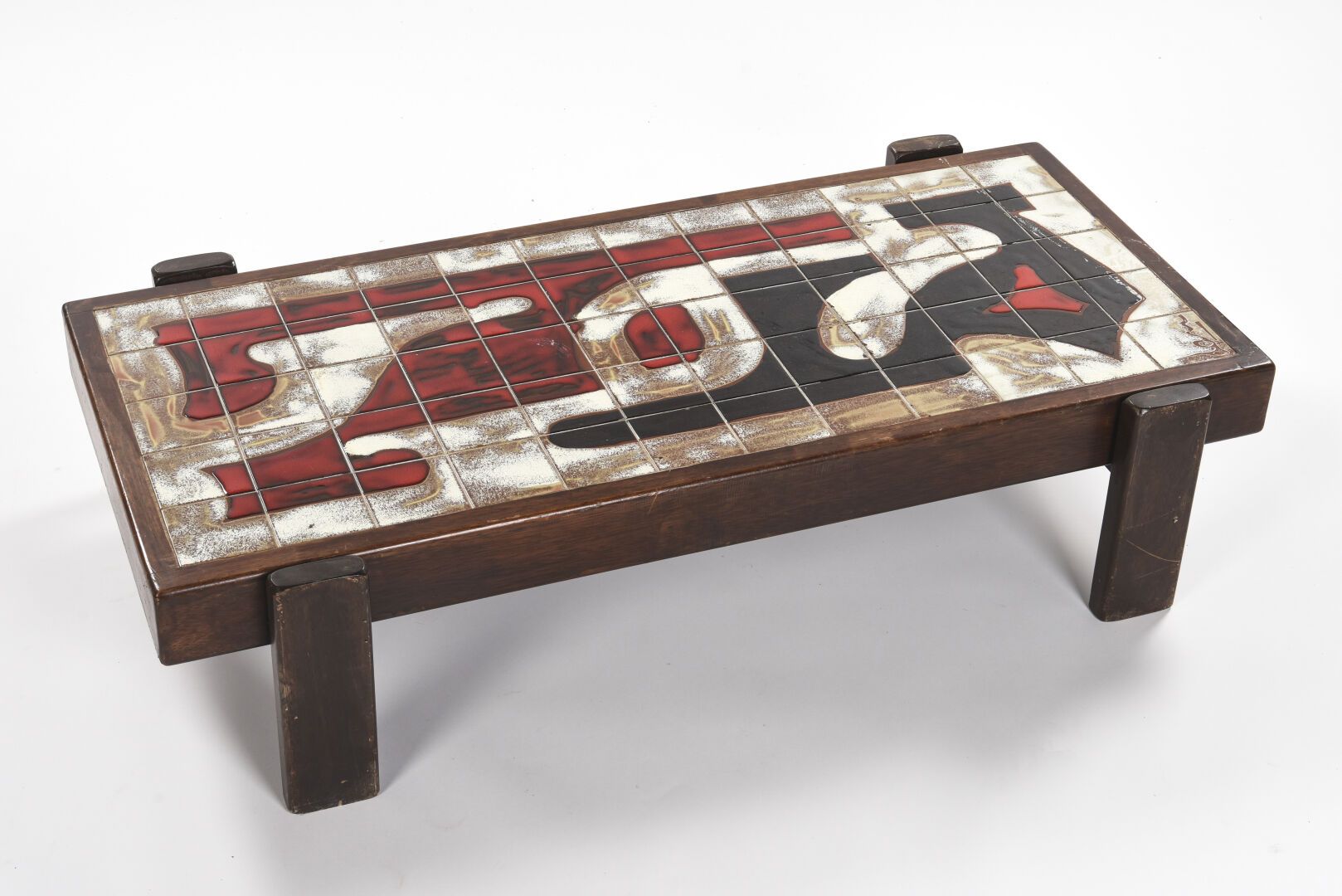 Null DAN (XX ème)

Table basse à encadrement en bois teinté foncé à quatre pieds&hellip;
