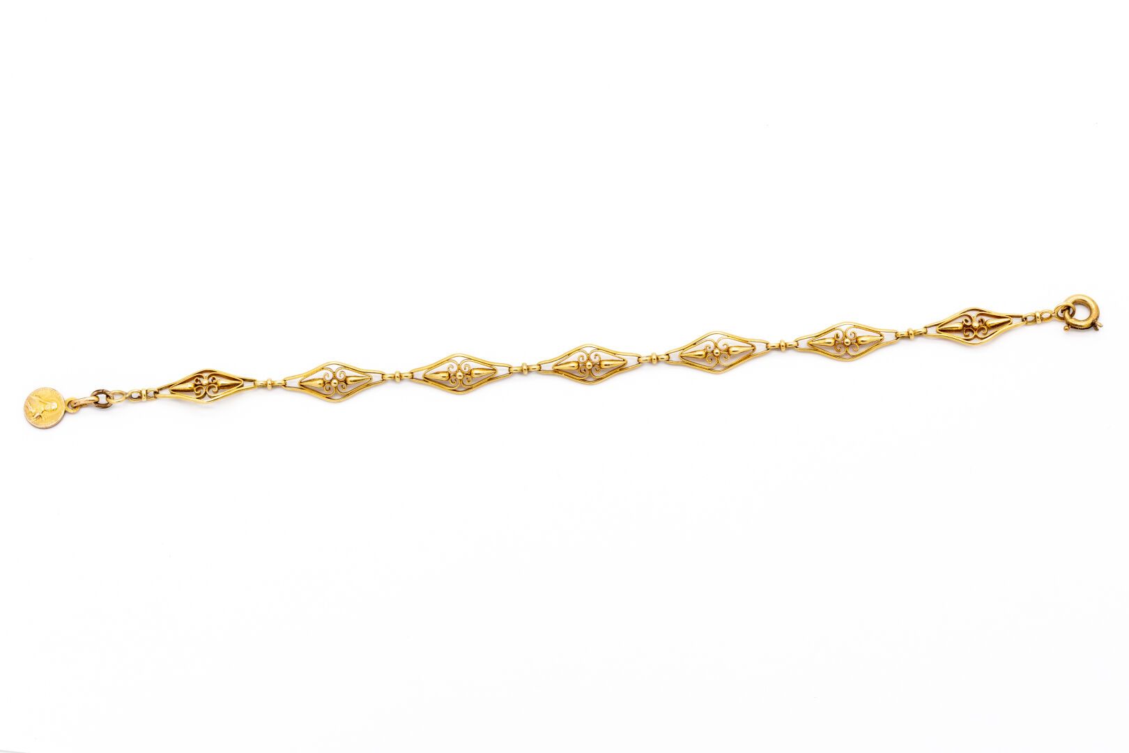 Null Bracelet en or jaune (750) 18K maille losange filigranée. Médaille métal. A&hellip;